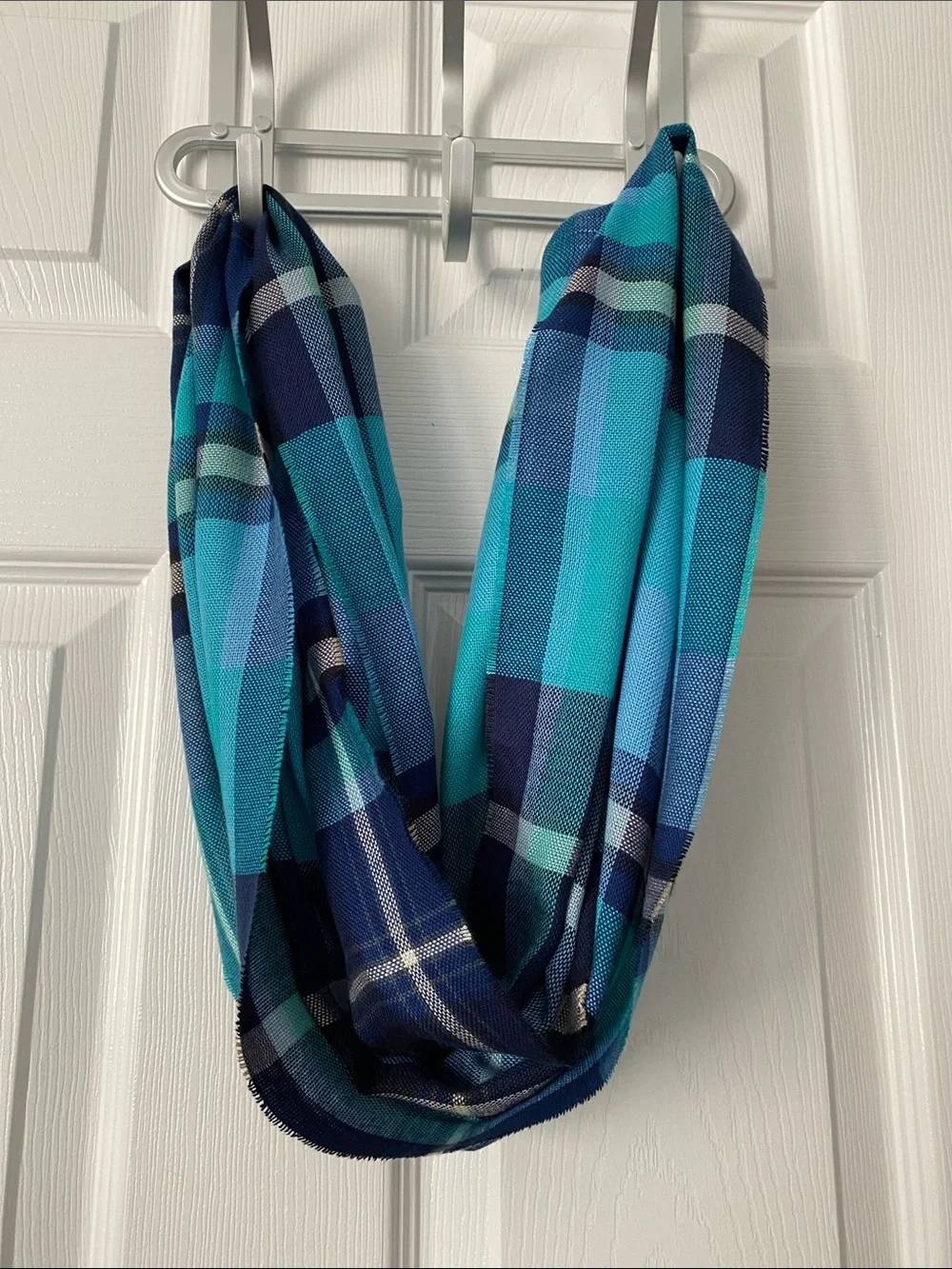 V. FRAAS Cashmink Blue Plaid Infinity Scarf